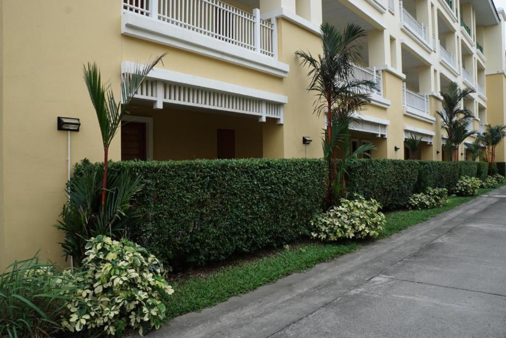 The One Residence Hotel Bangkok Exterior photo